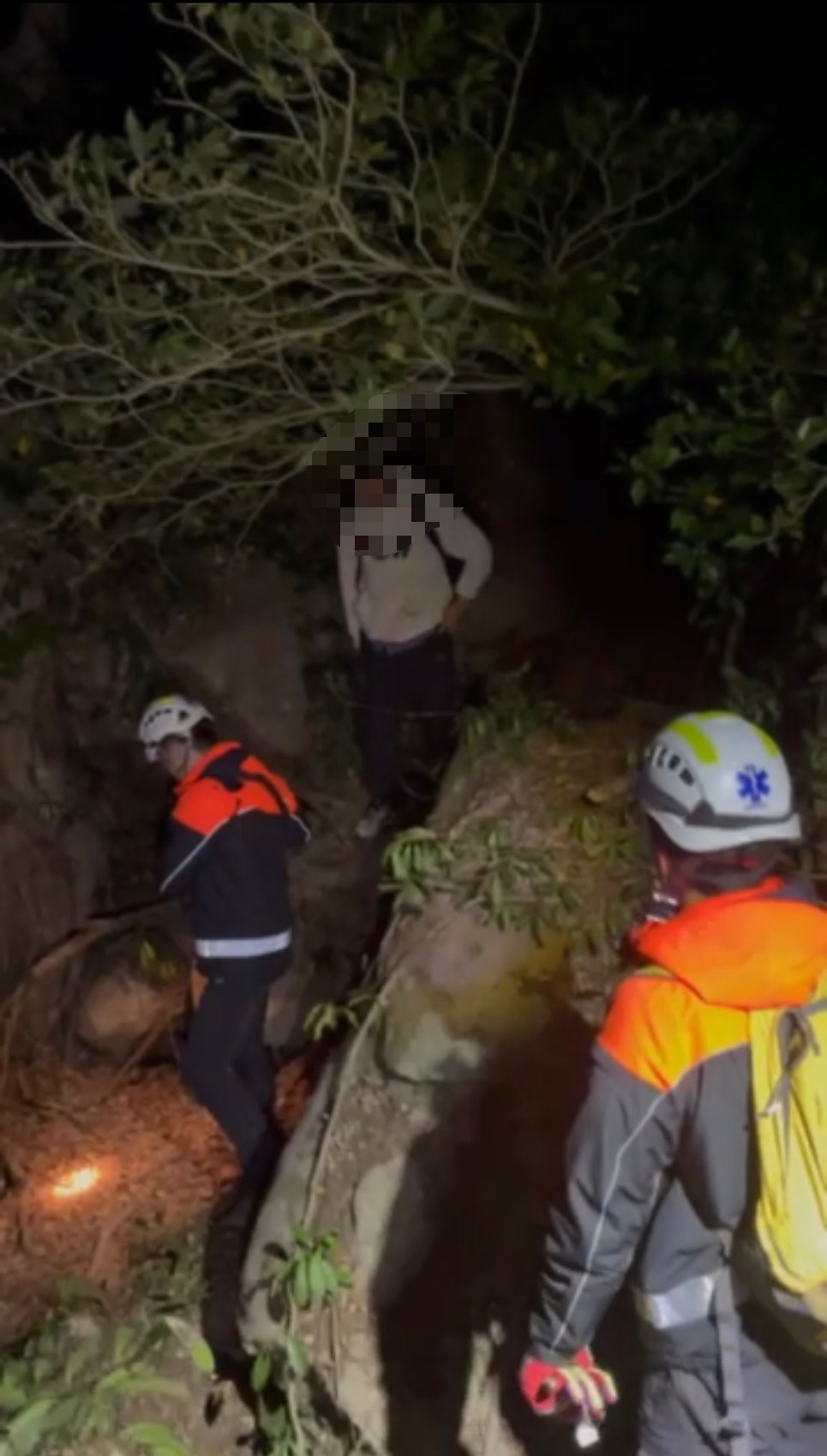 1121229 山搜救援下山照片5