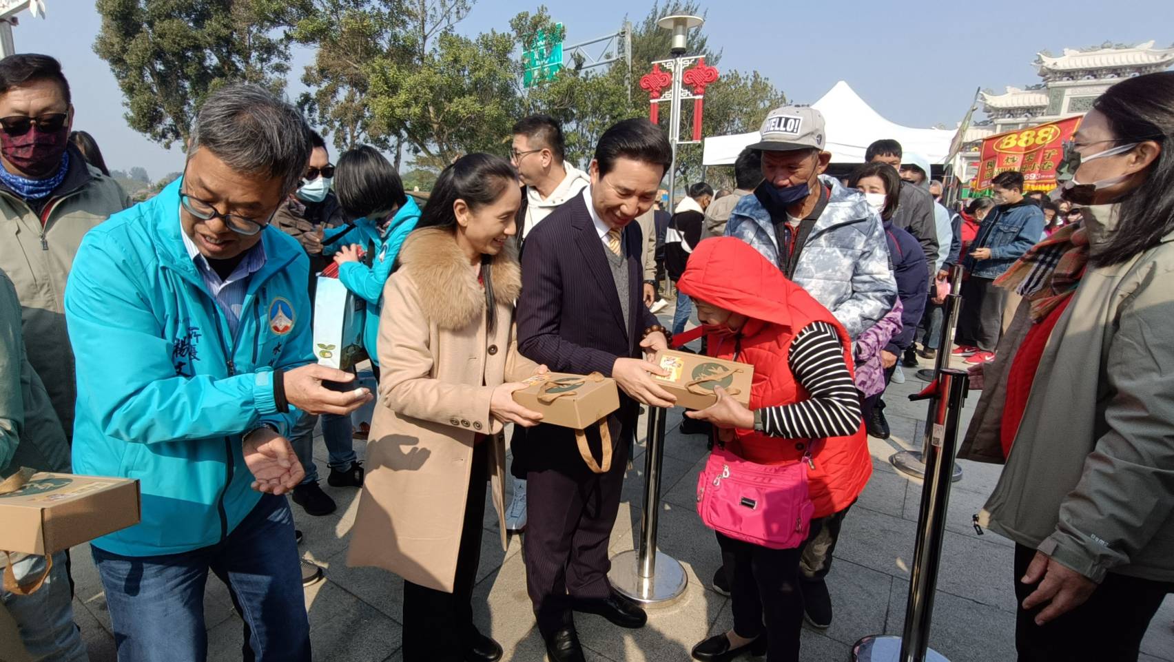 龍年到水試所新春活動 陳福海現場發福袋