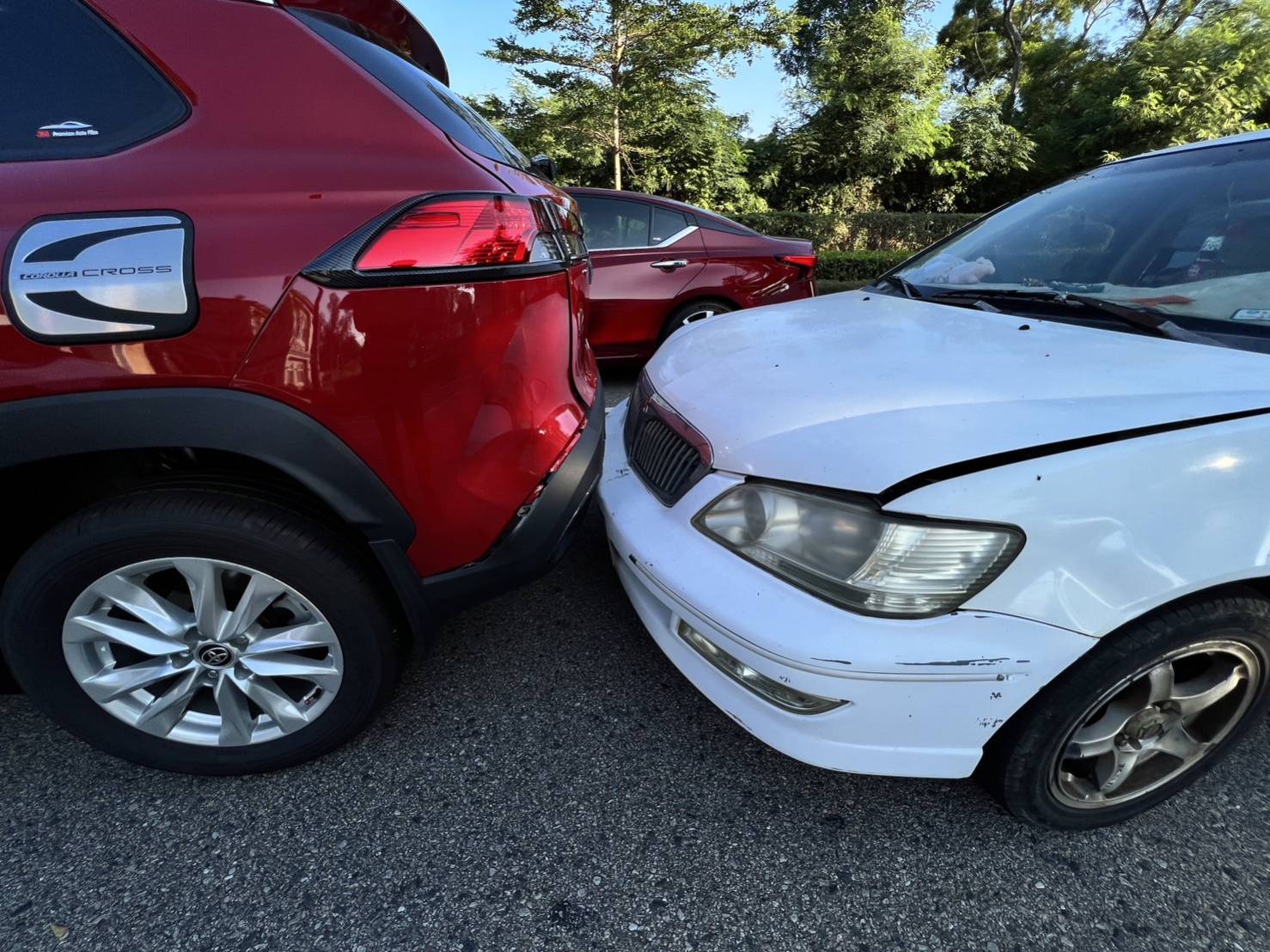 金門最危險的圓環又車禍了!三連撞一女頸部挫傷