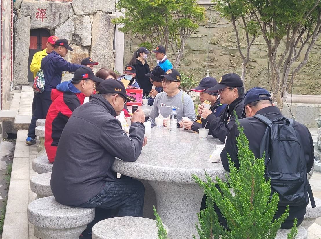 退役軍人登山活動在太武山圓滿舉行