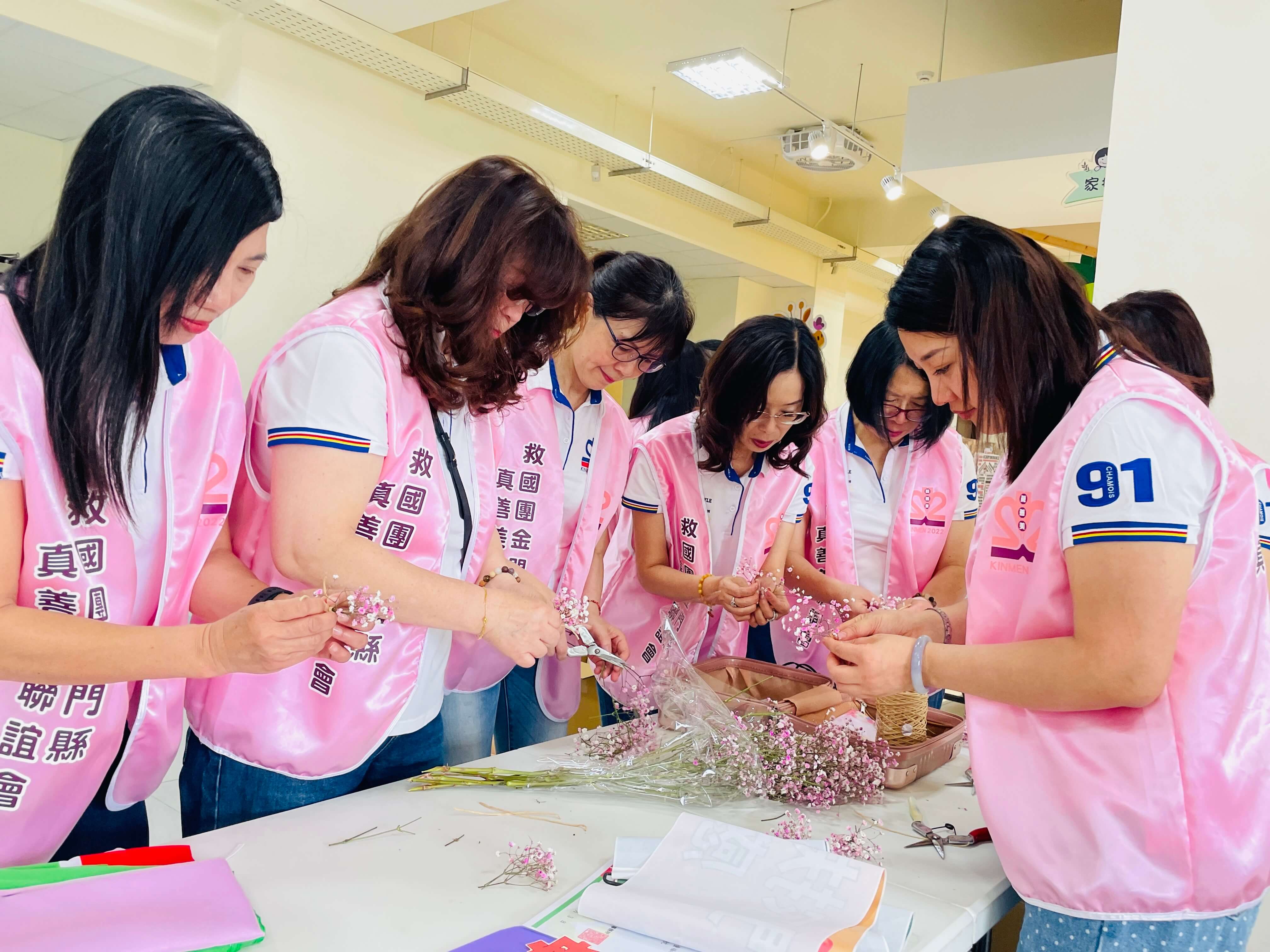 救國團金門縣真善美聯誼會攜手金門家扶 母親節傳遞滿滿祝福 救國團金門縣真善美聯誼會攜手金門家扶 母親節傳遞滿滿祝福