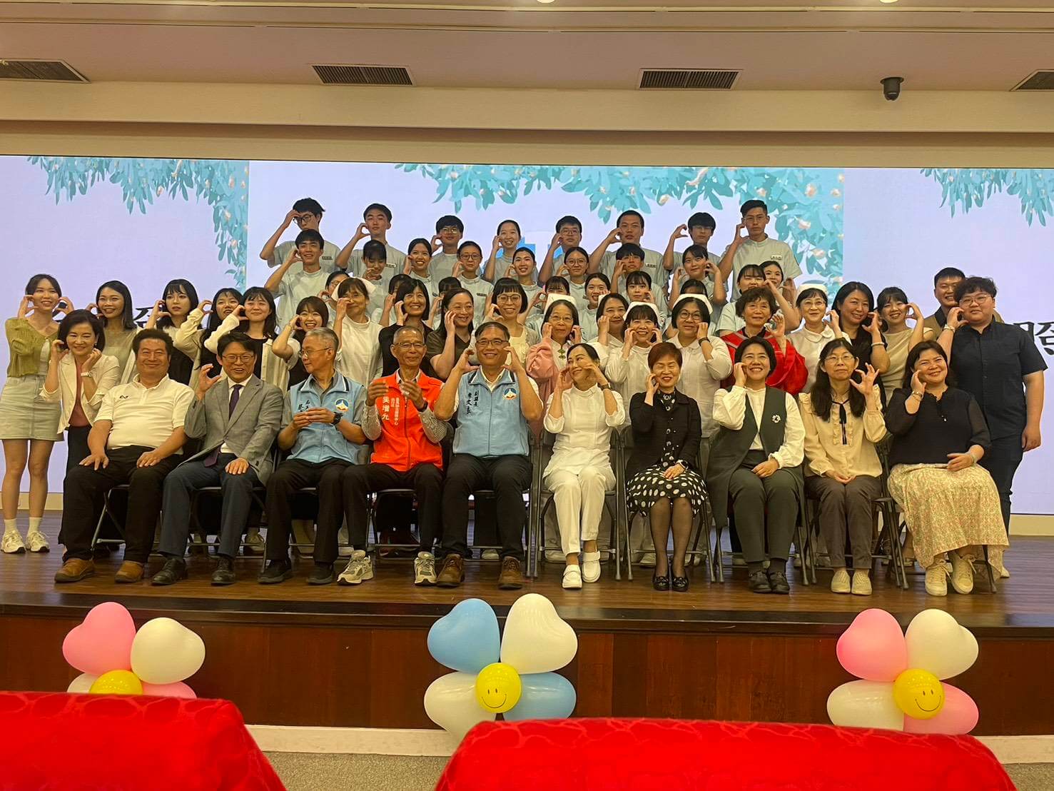 金大護理學系加冠暨成黍典禮 金大護理學系加冠暨成黍典禮