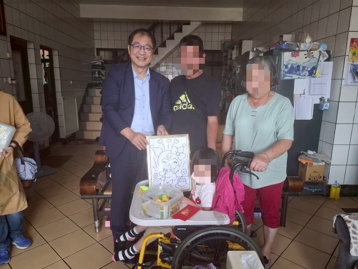 端午送溫馨,法務部鄭銘謙部長親訪金門馨生人許小妹妹及家屬 端午送溫馨,法務部鄭銘謙部長親訪金門馨生人許小妹妹及家屬