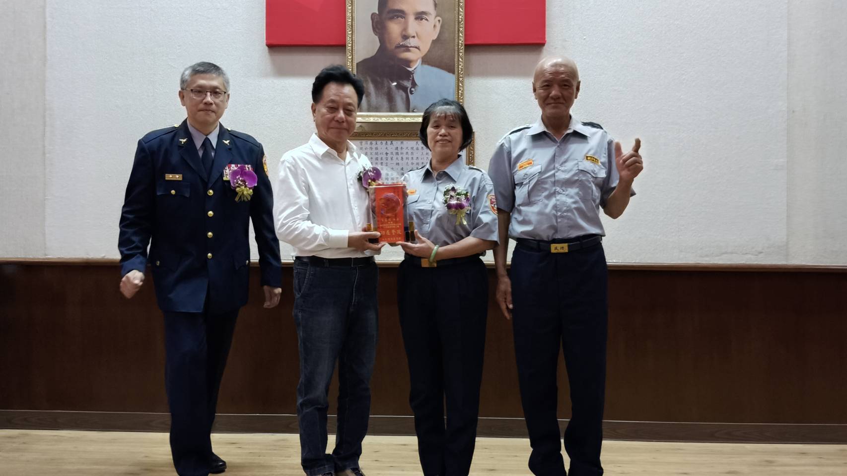 金門警察節舉辦慶祝大會 表揚37名優秀警察及義交人員. 金門警察節舉辦慶祝大會 表揚37名優秀警察及義交人員.