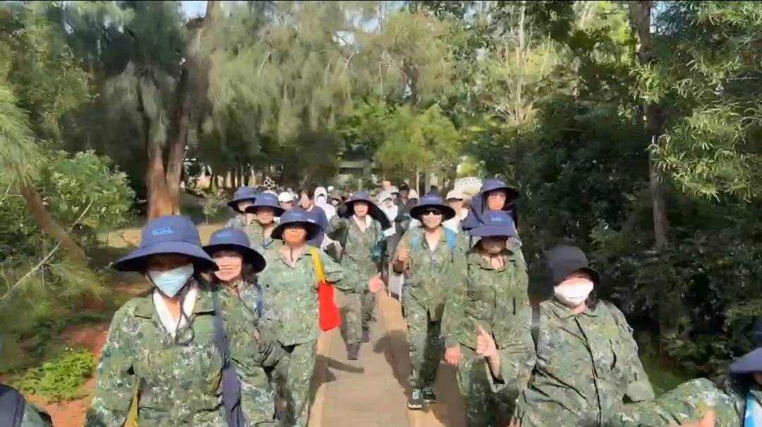金門大旗艦行軍召集令 六社區200多人行軍 金門大旗艦行軍召集令 六社區200多人行軍