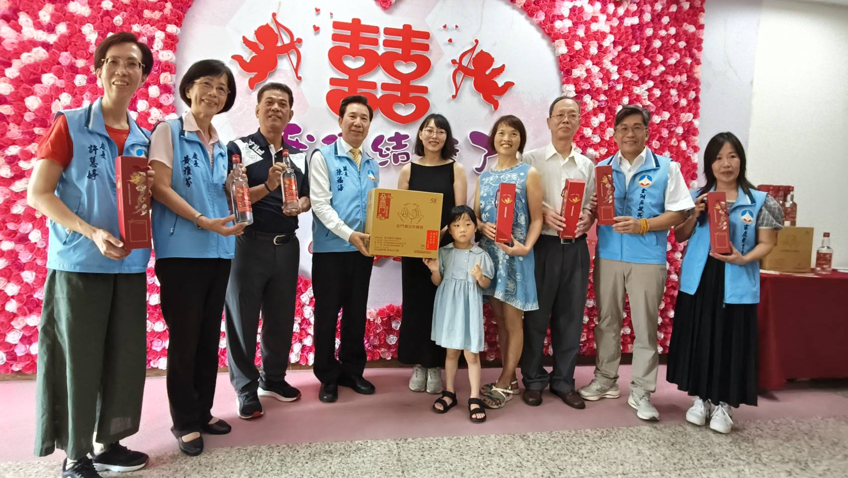 全國首創生育贈禮 金門民眾生育現場即領彌足珍釀 全國首創生育贈禮 金門民眾生育現場即領彌足珍釀