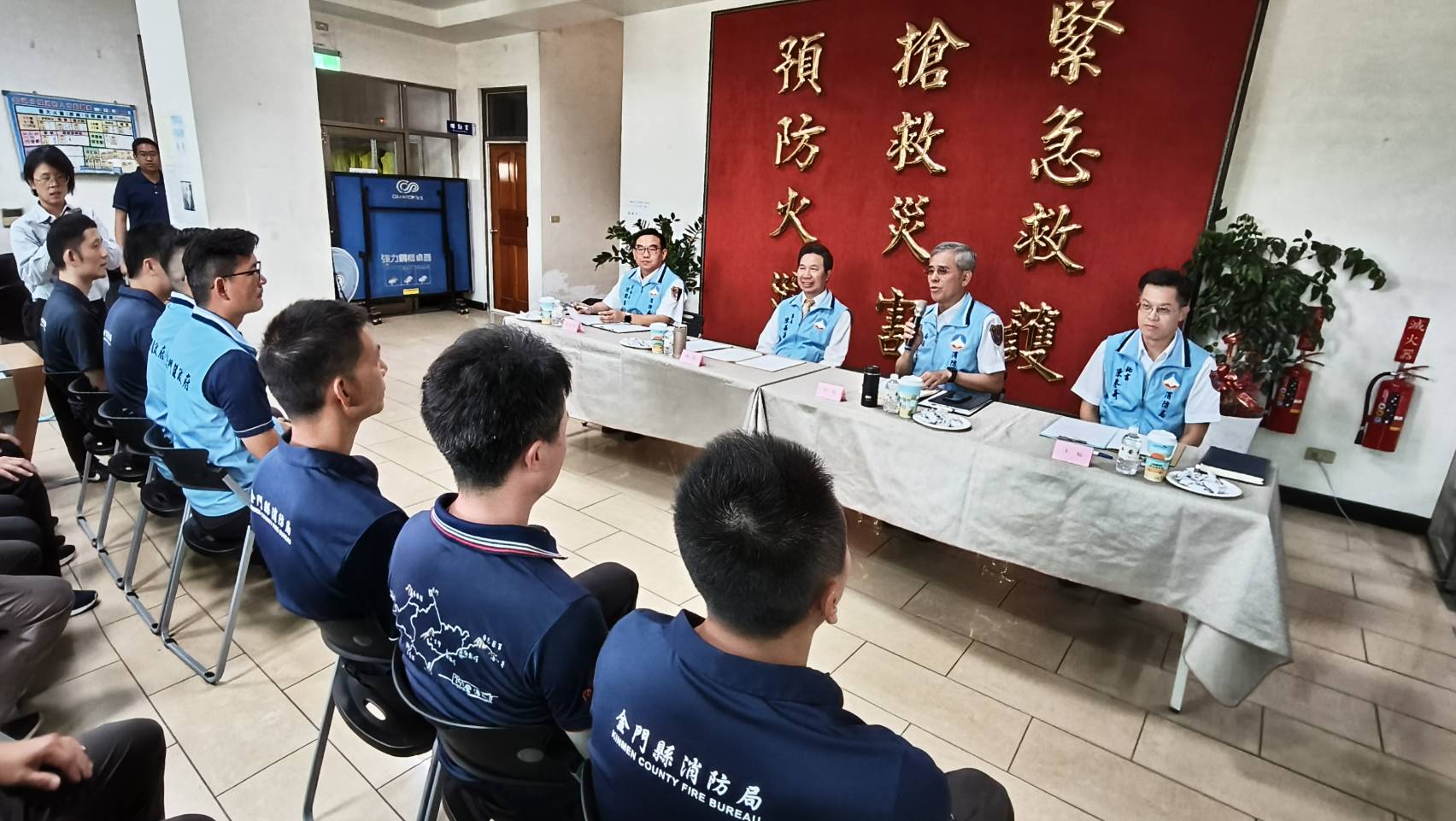 陳福海親臨慰問成功救援同仁 消防弟兄暖心士氣大振 陳福海親臨慰問成功救援同仁 消防弟兄暖心士氣大振
