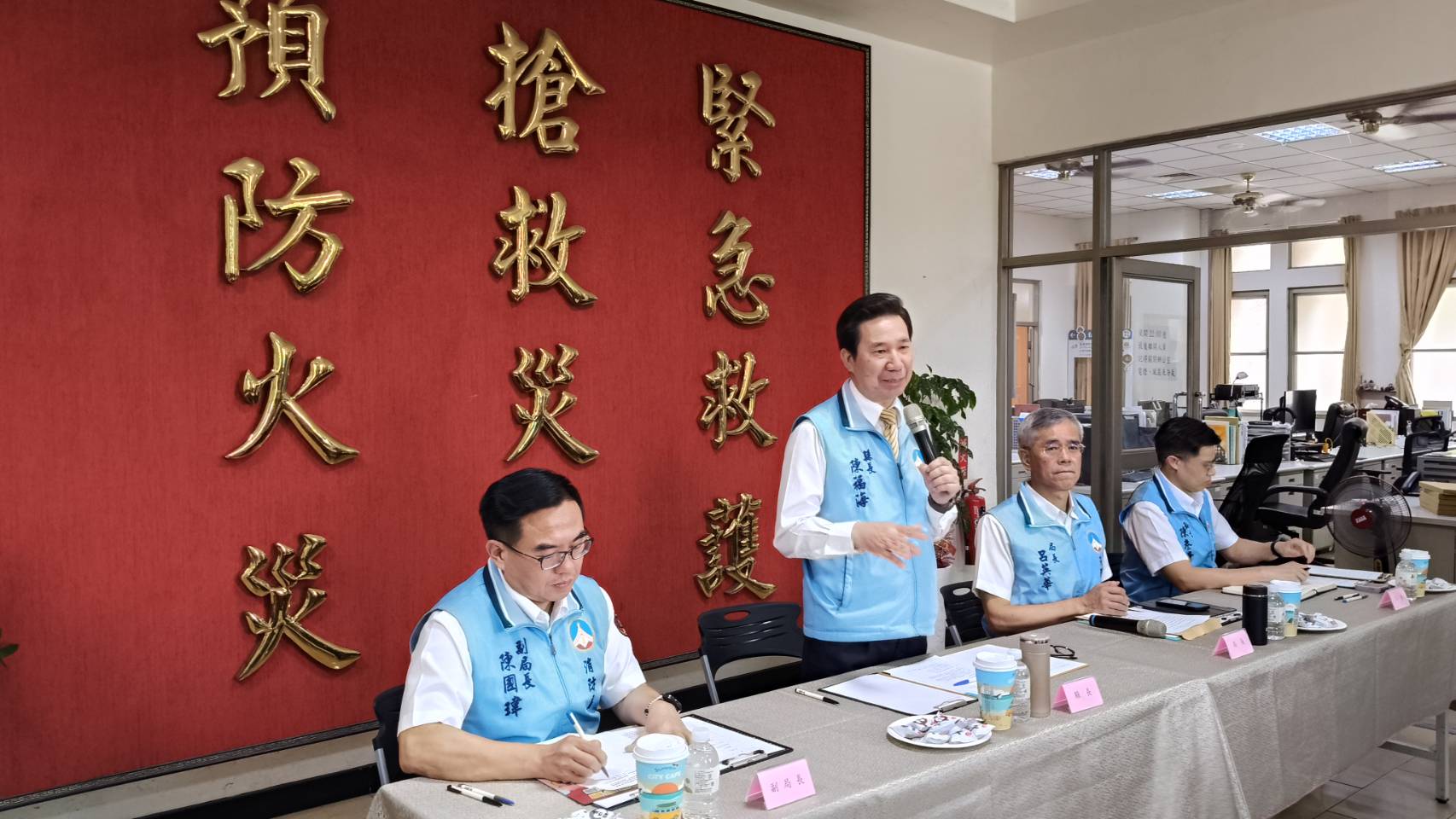 陳福海親臨慰問成功救援同仁 消防弟兄暖心士氣大振 陳福海親臨慰問成功救援同仁 消防弟兄暖心士氣大振