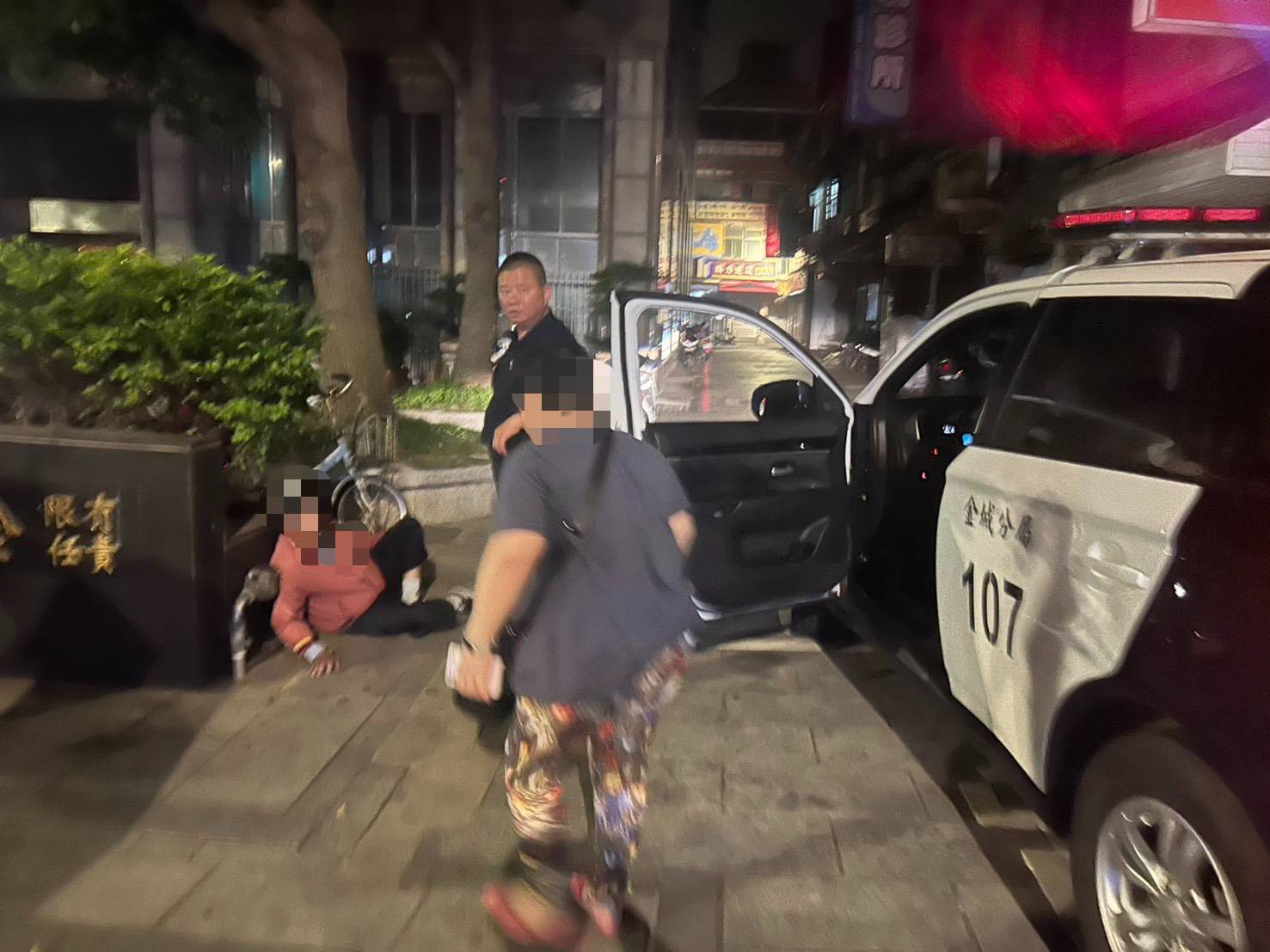 老翁診所就醫失聯 金門警調閱監視器尋人 老翁診所就醫失聯 金門警調閱監視器尋人