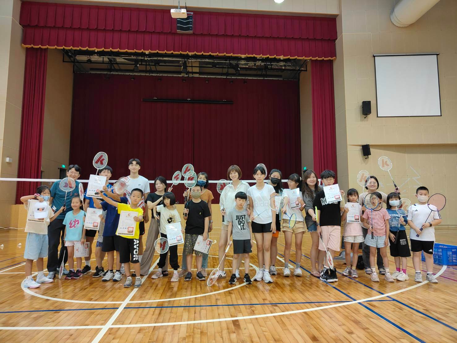 「羽你童樂」×「球來就PICK!」 金大暑期雙營隊揮拍迎夏日 「羽你童樂」×「球來就PICK!」 金大暑期雙營隊揮拍迎夏日