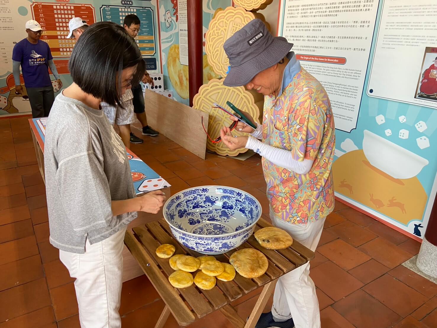 金門中秋博狀元餅活動登場 9月8日至10月6日邀遊客一同體驗博餅文化 金門中秋博狀元餅活動登場 9月8日至10月6日邀遊客一同體驗博餅文化