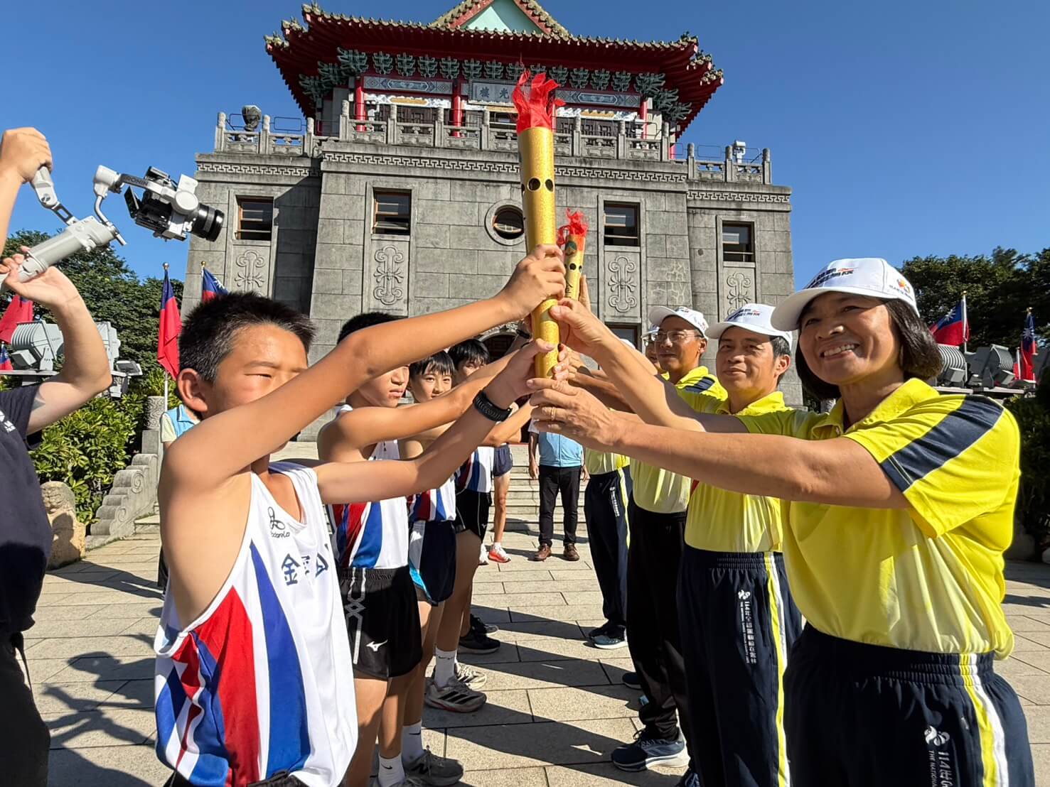 全國運動會聖火抵達金門莒光樓前舉行承接儀式 全國運動會聖火抵達金門莒光樓前舉行承接儀式