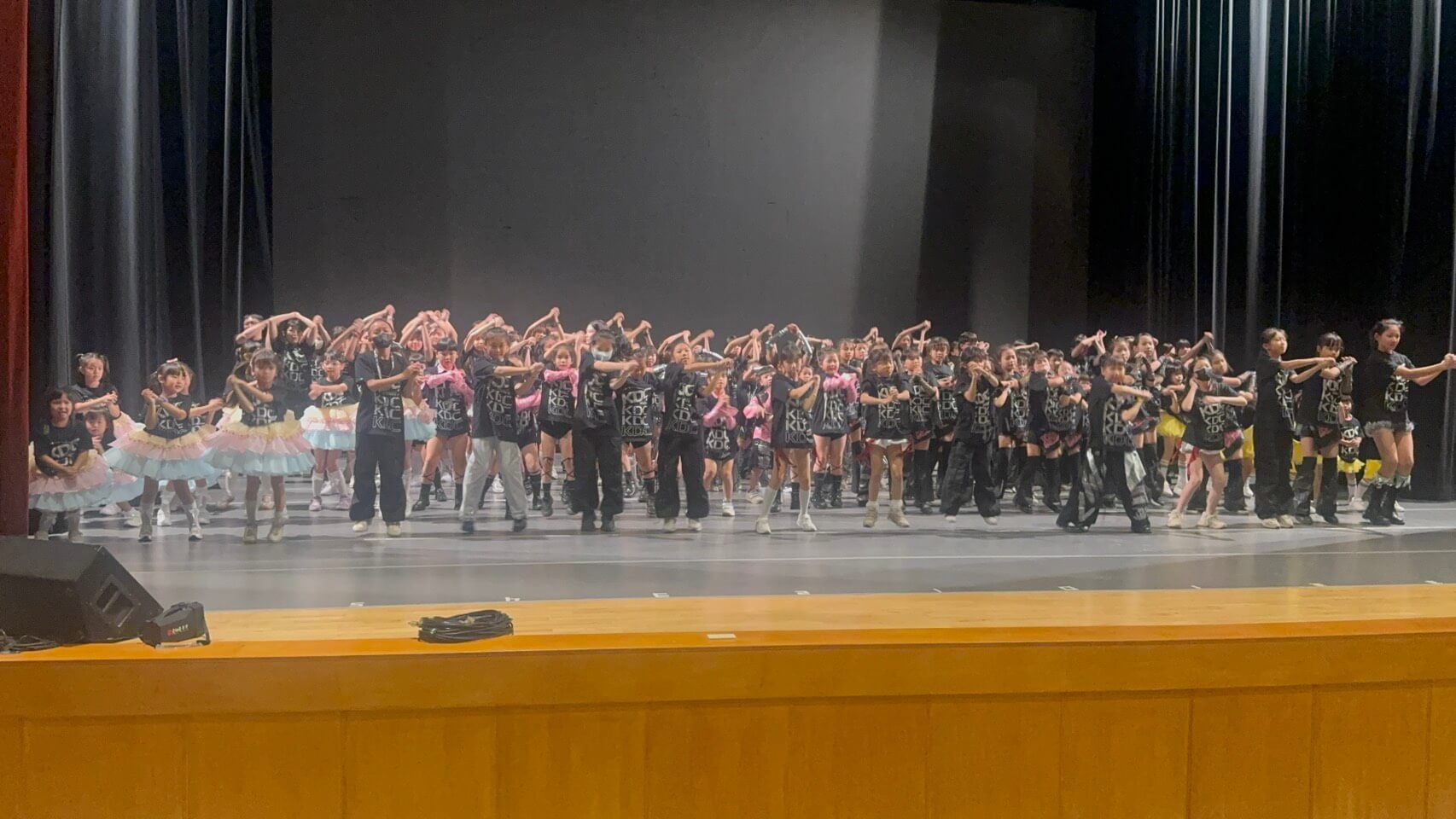 【2025 KDC年度公演驚喜登場！限量紀念手冊與手燈打造星光燈海】