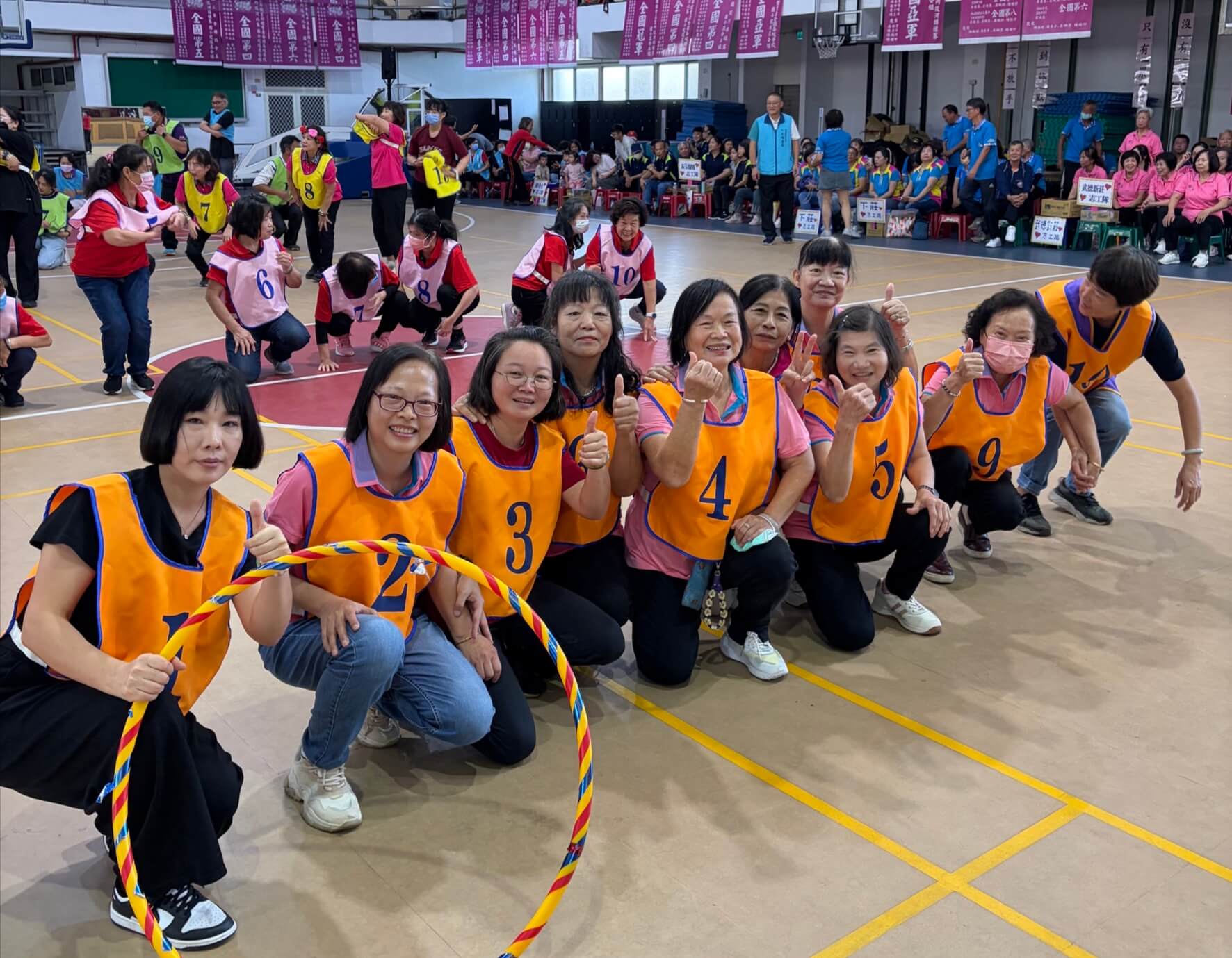 金湖鎮公所舉辦社區舞蹈觀摩暨志工趣味運動會　展現志工熱情與社區活力