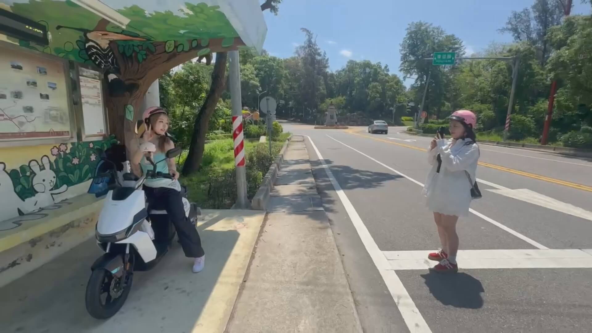 金門微電車惡行頻傳！陸客逆行、邊開邊直播　居民怒批：安全成隱患