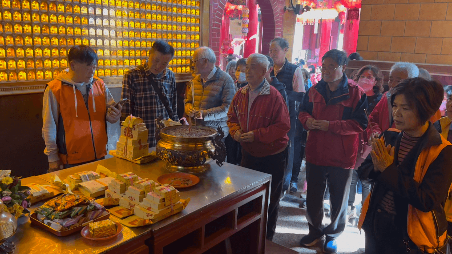 金門山外社區舉辦年末祈福進香團 凝聚社區情感祈求新年平安