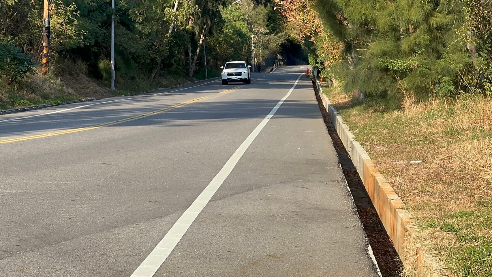 經武路路面落差釀危險 鎮長陳文顧:將會勘爭取改善 經武路路面落差釀危險 鎮長陳文顧:將會勘爭取改善