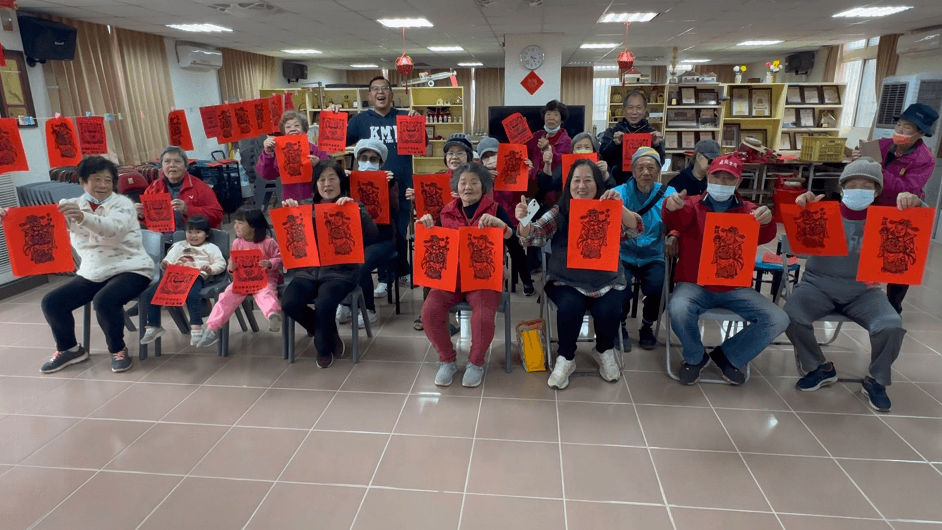 山外社區拓印門神迎新春 財神風獅爺春聯超吸睛