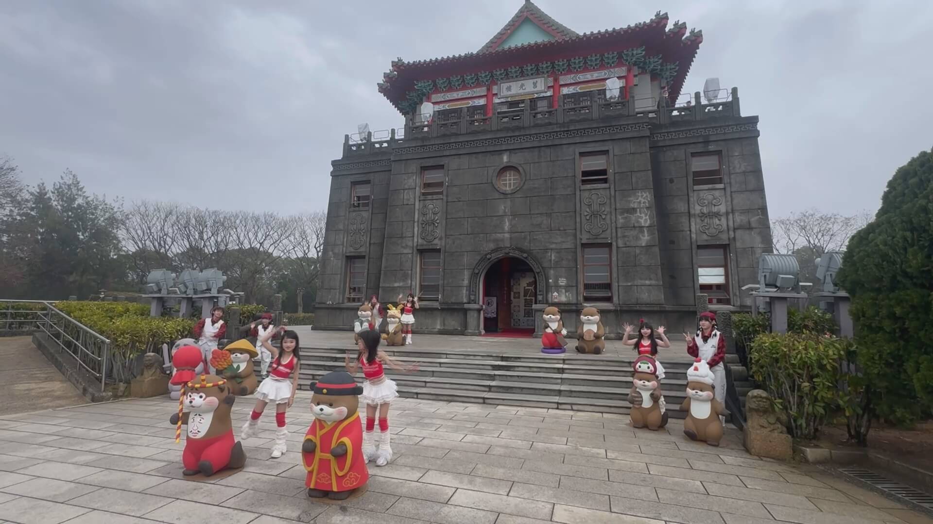 金門「島嶼探險之旅」開跑 水獺阿特快閃莒光樓吸人潮 金門「島嶼探險之旅」開跑 水獺阿特快閃莒光樓吸人潮