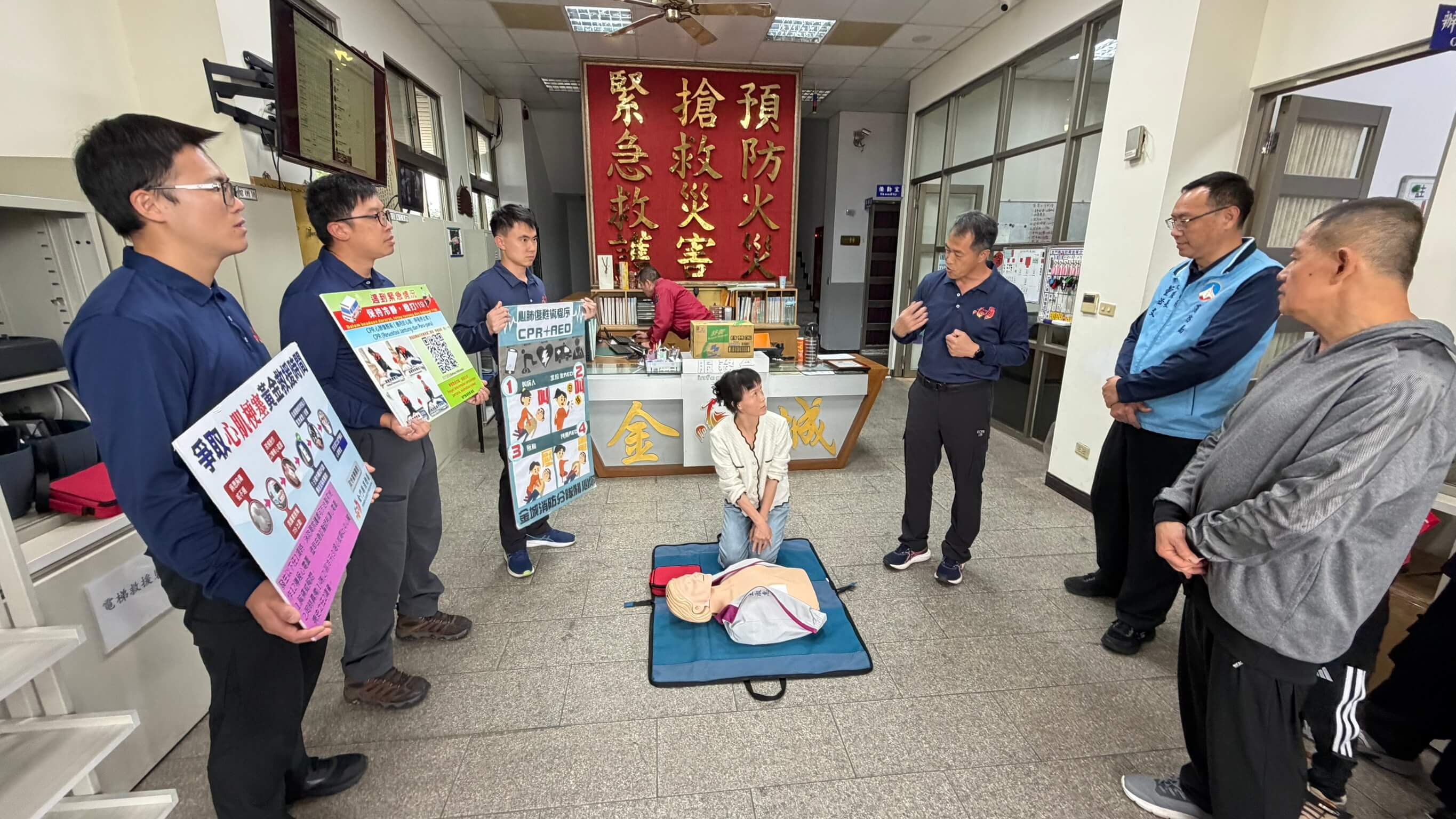 金城勇消成功搶救OHCA患者 康復出院返隊致謝盼學CPR回饋社會 金城勇消成功搶救OHCA患者 康復出院返隊致謝盼學CPR回饋社會