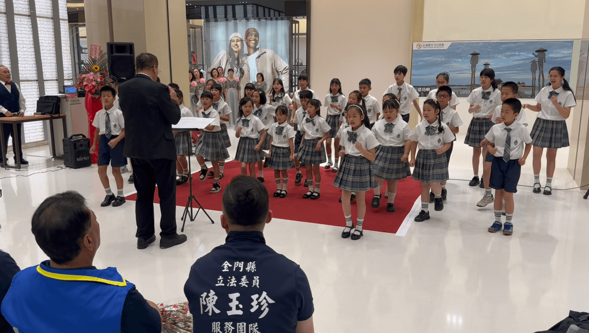 以歌聲傳愛母親節　金門老少合唱溫暖獻祝福
