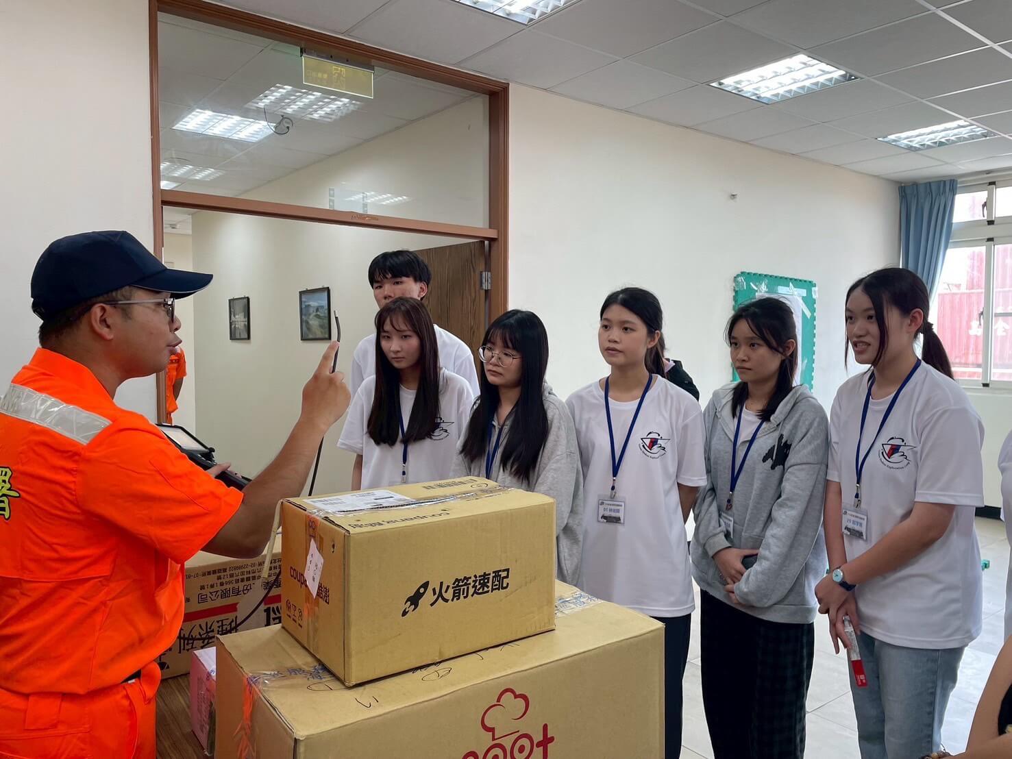 金門海洋體驗營盛大開跑 金大生登艇領略海巡衛疆使命