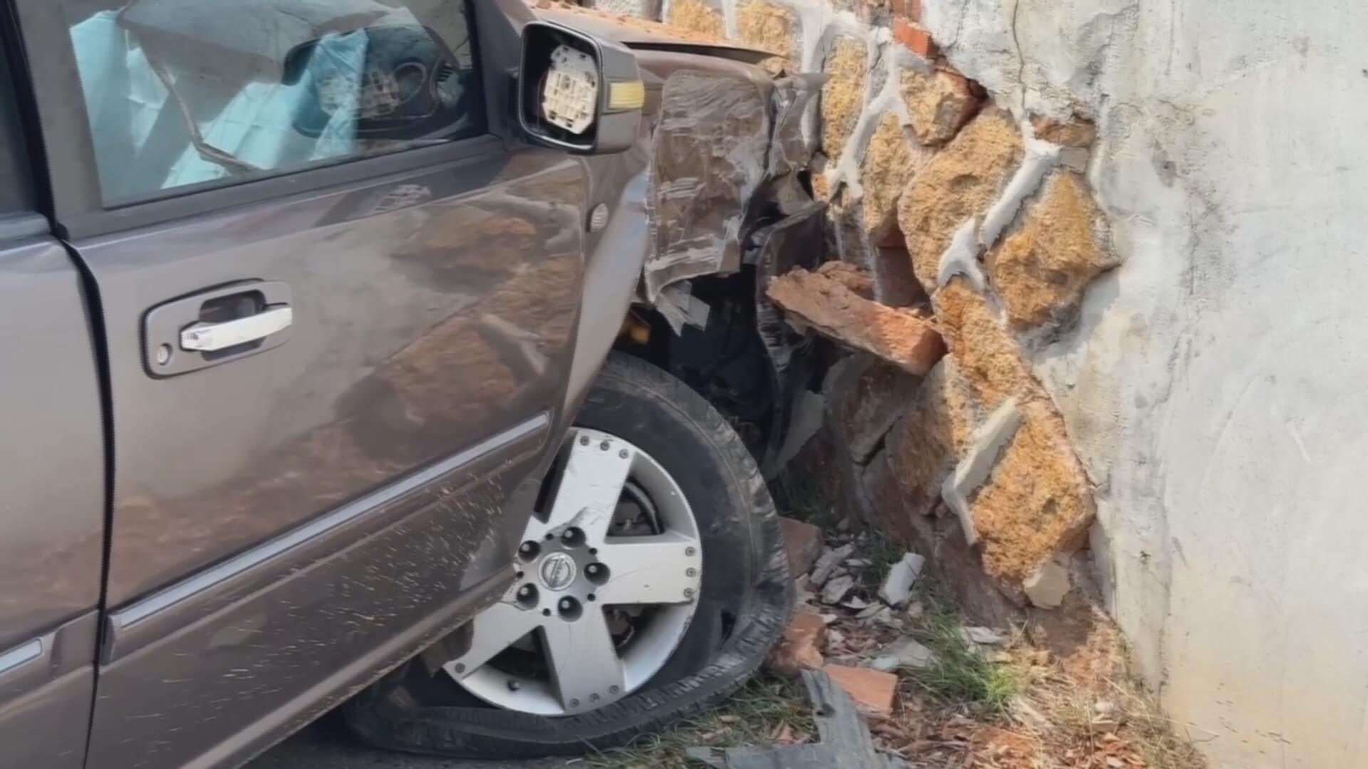 金門水頭路段車禍!疑酒駕肇事男自撞民宅 辯稱閃避動物 金門水頭路段車禍!疑酒駕肇事男自撞民宅 辯稱閃避動物