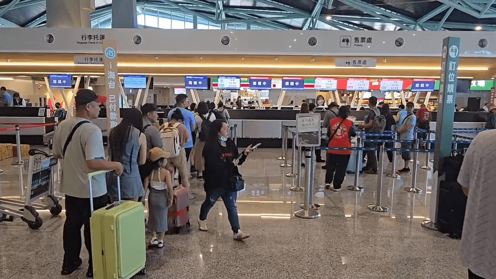 巴威颱風逼近 海空交通大影響 巴威颱風逼近 海空交通大影響