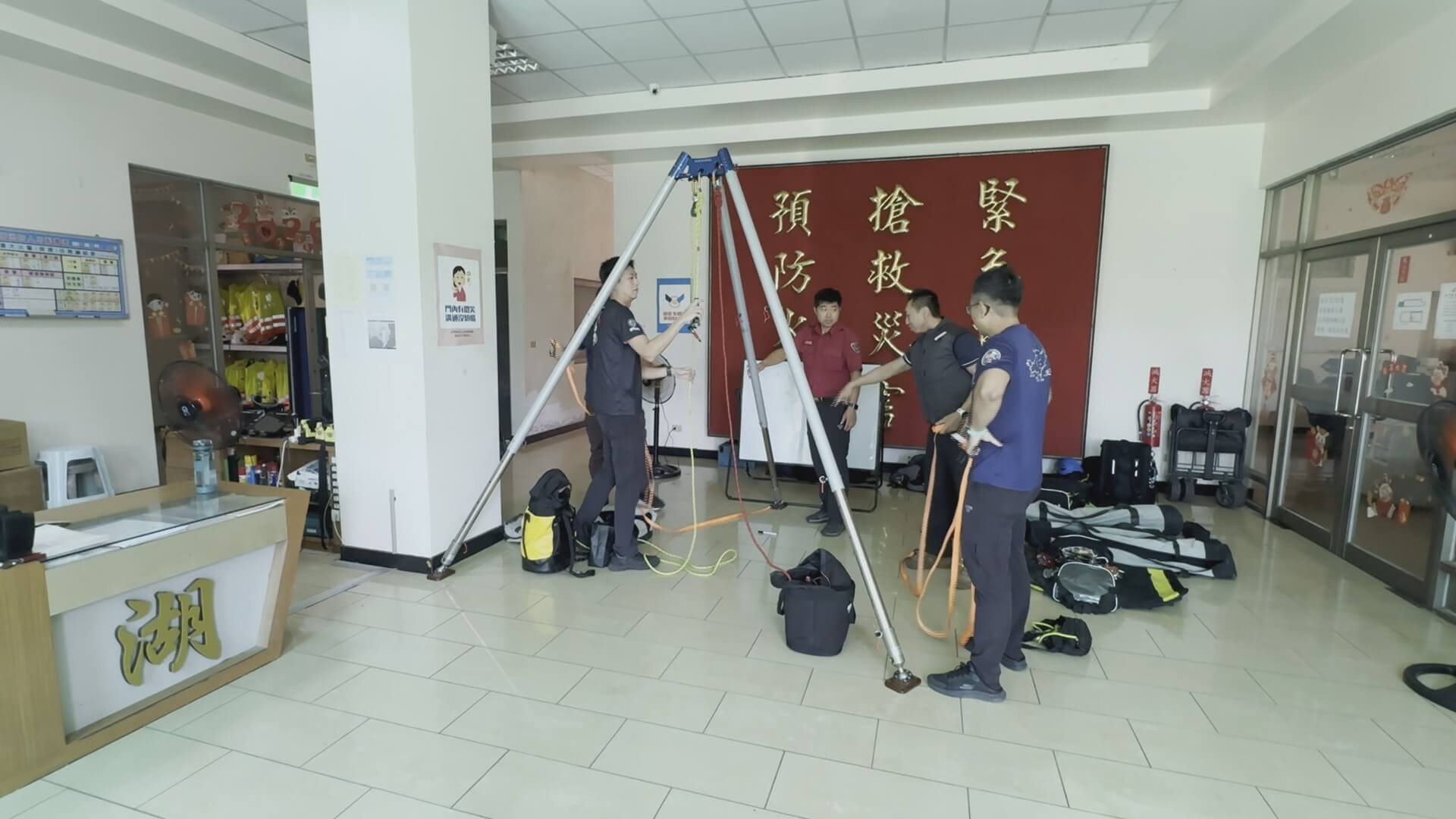 消防局添購立坑三角架 強化局限空間救援能量 消防局添購立坑三角架 強化局限空間救援能量