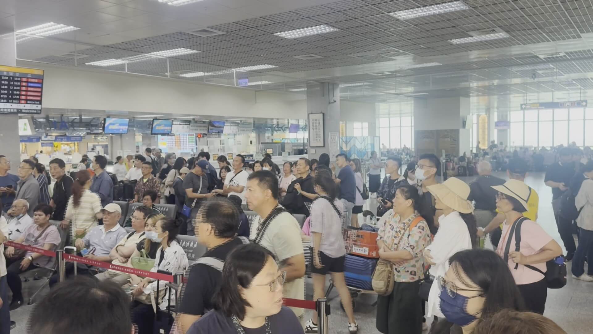 等嘸軍機!旅客怨「根本像詐騙」 等嘸軍機!旅客怨「根本像詐騙」