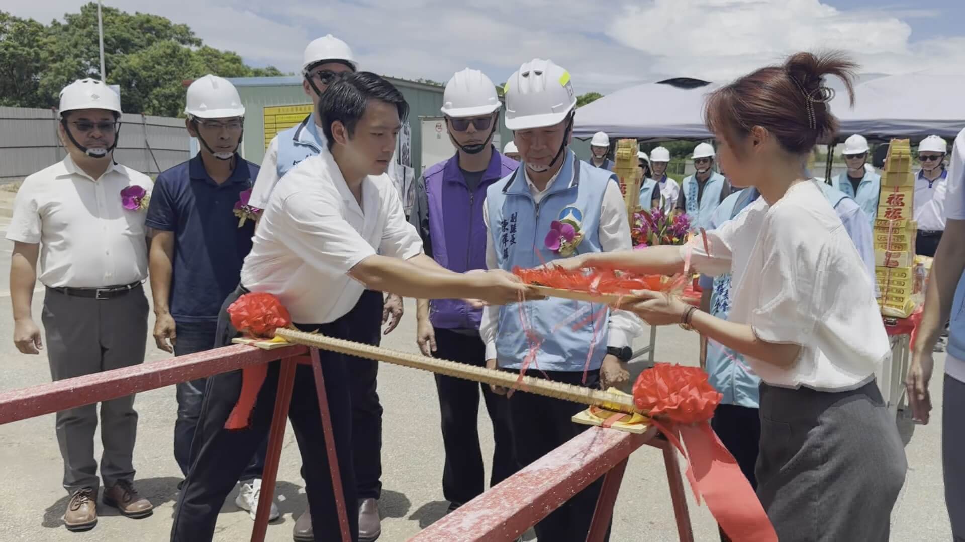 烈嶼旅服中心上樑 民代憂成蚊子館 烈嶼旅服中心上樑 民代憂成蚊子館