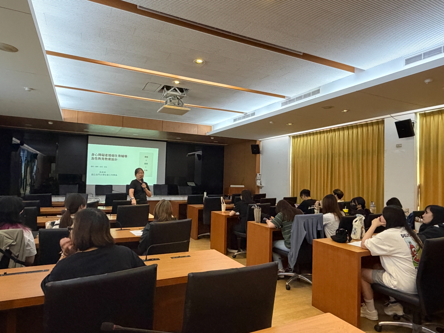 聚焦家庭照顧、自殺防治及婚姻生育議題 強化多元實務服務能力 聚焦家庭照顧、自殺防治及婚姻生育議題 強化多元實務服務能力