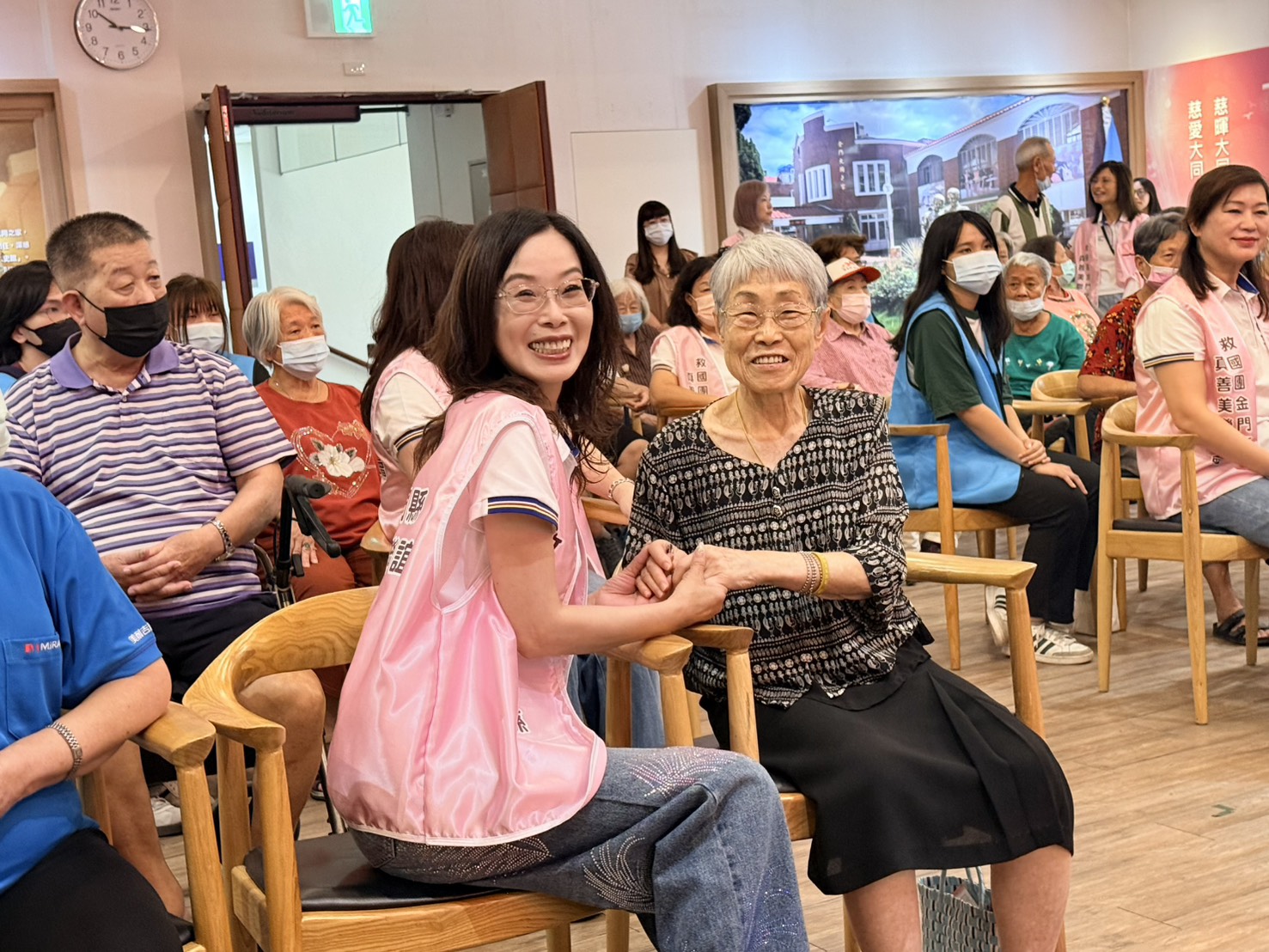 金門真善美攜金大學生 與大同之家長輩共聚迎中秋 金門真善美攜金大學生 與大同之家長輩共聚迎中秋