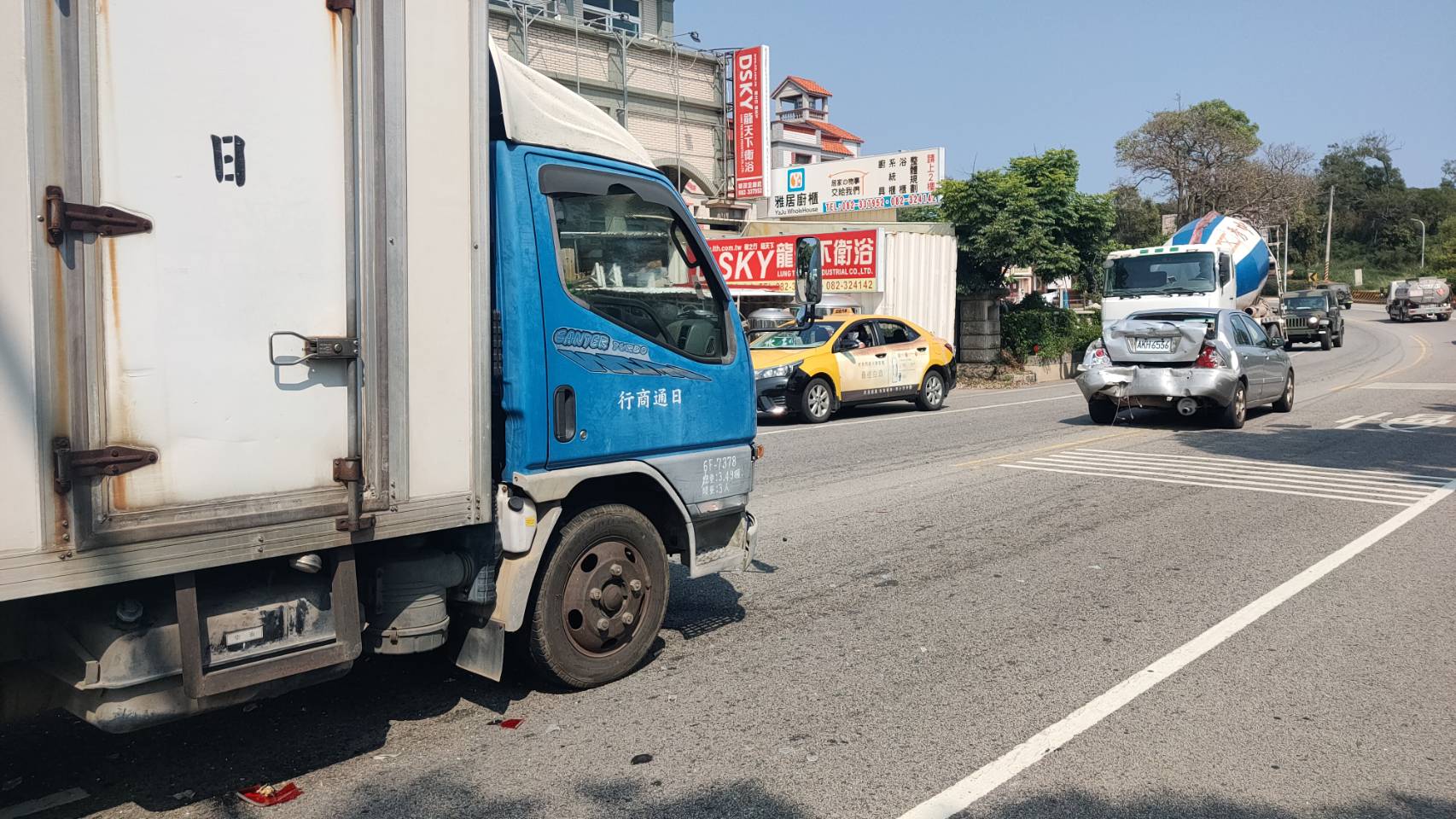 行車距離未注意 　金門夏興貨車撞汽車嚇壞倆陸配