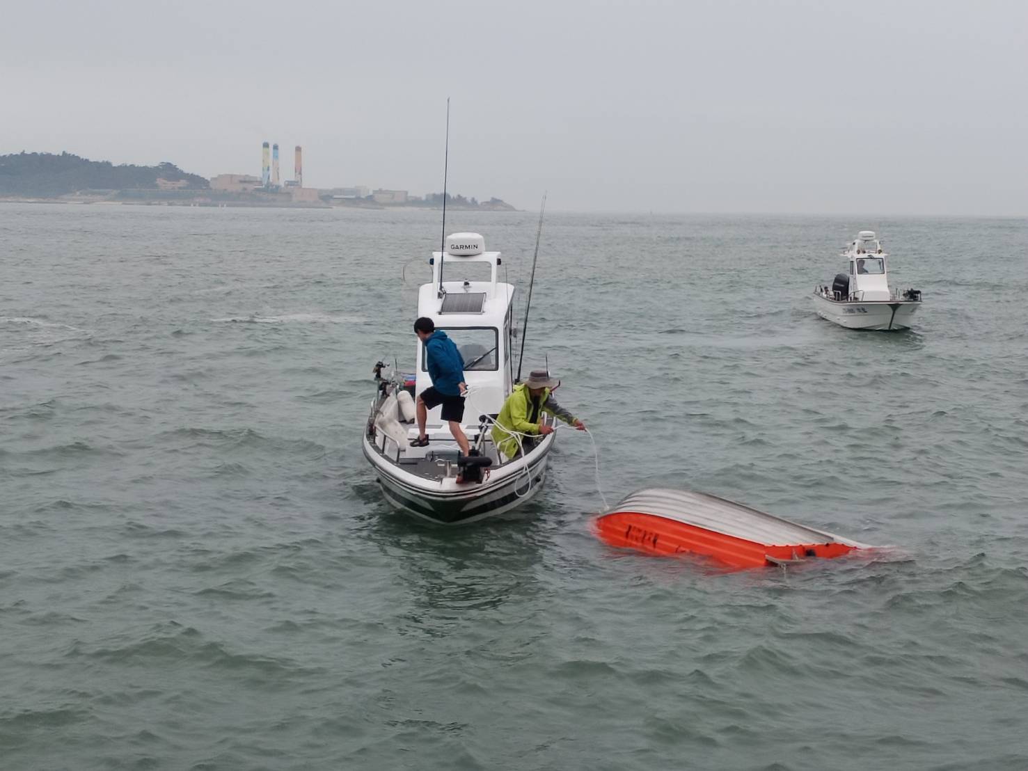 金門大橋傳2釣客翻船落海  兩釣客獲救安全返家