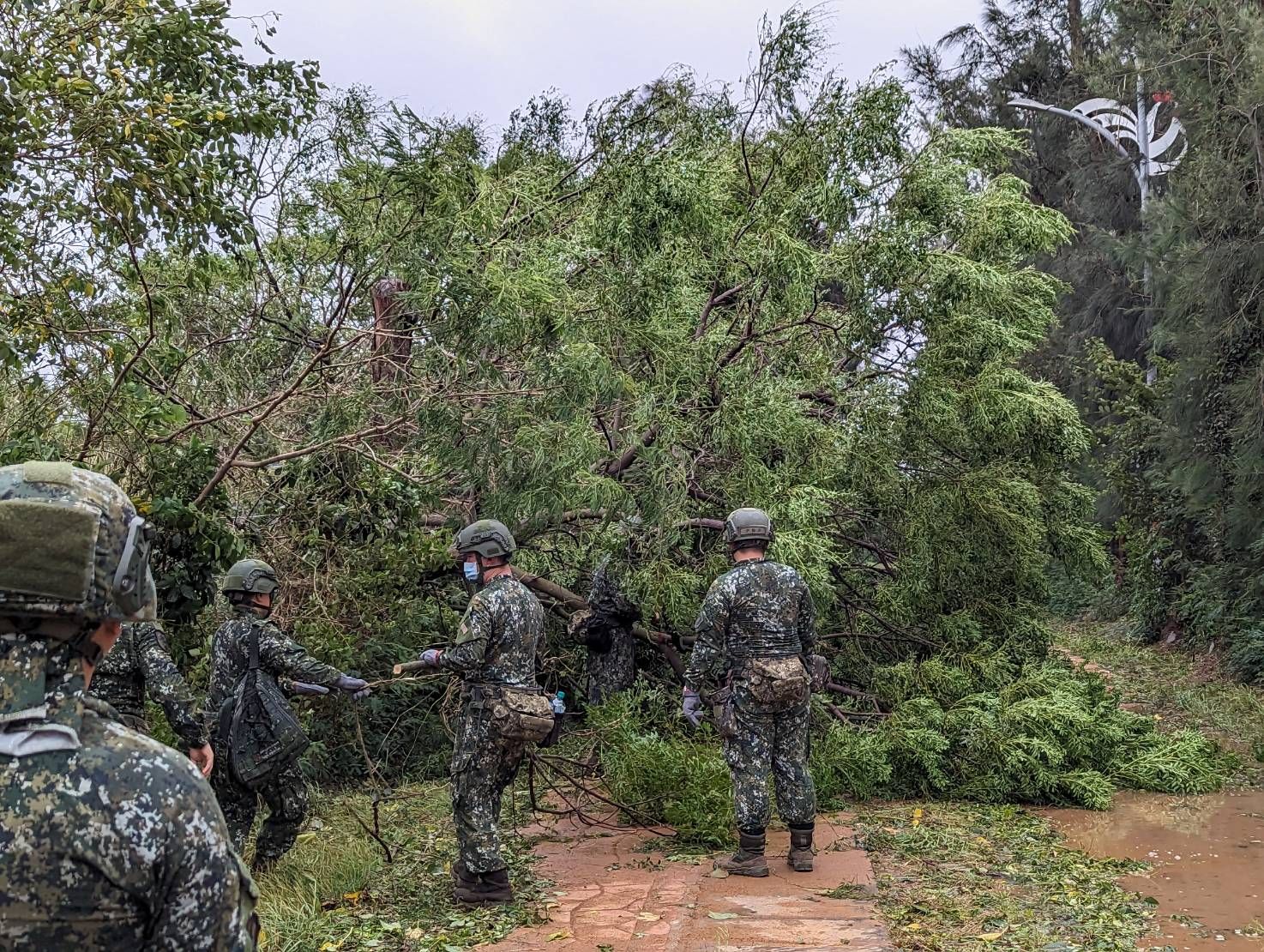 金門脫離杜蘇芮   軍方出動兵力協助救災