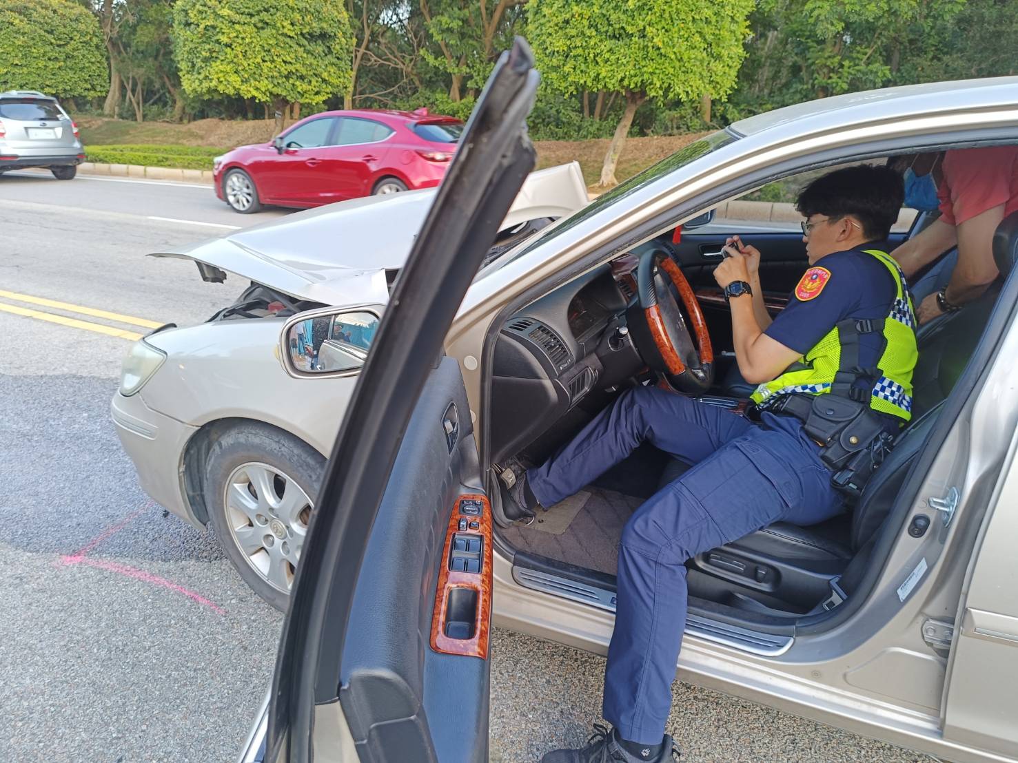 金門環保公園行車未保距離　轎車撞貨車 一人送醫