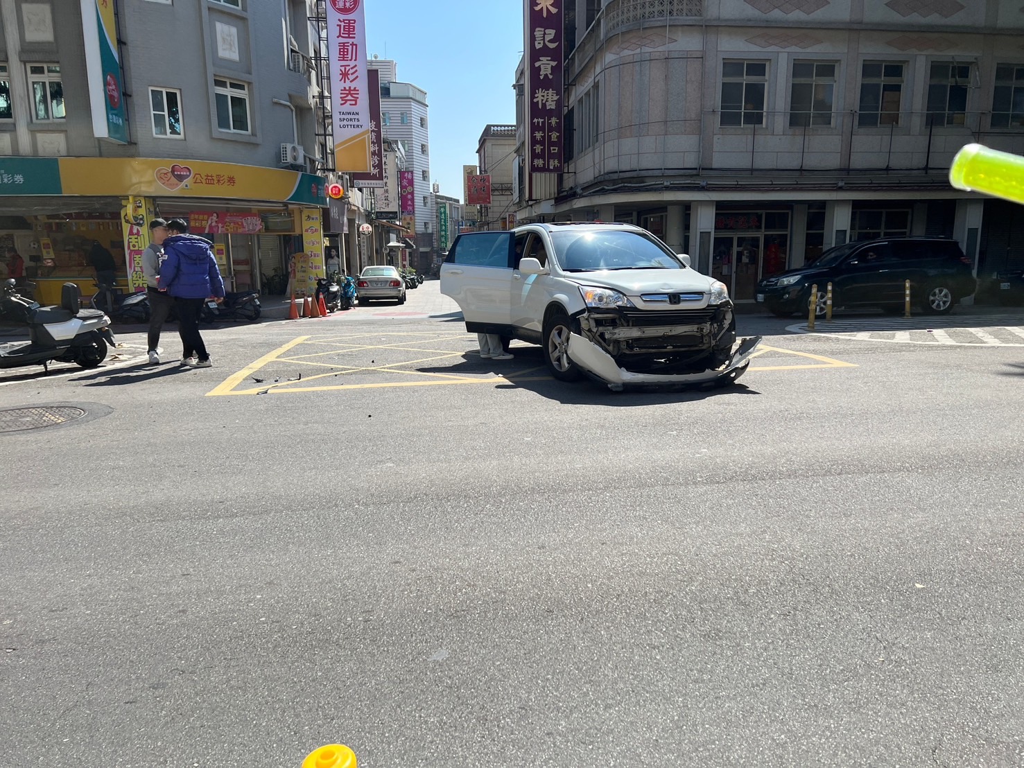 金城鎮民權莒光路口車禍 附載乘客3人受傷送醫