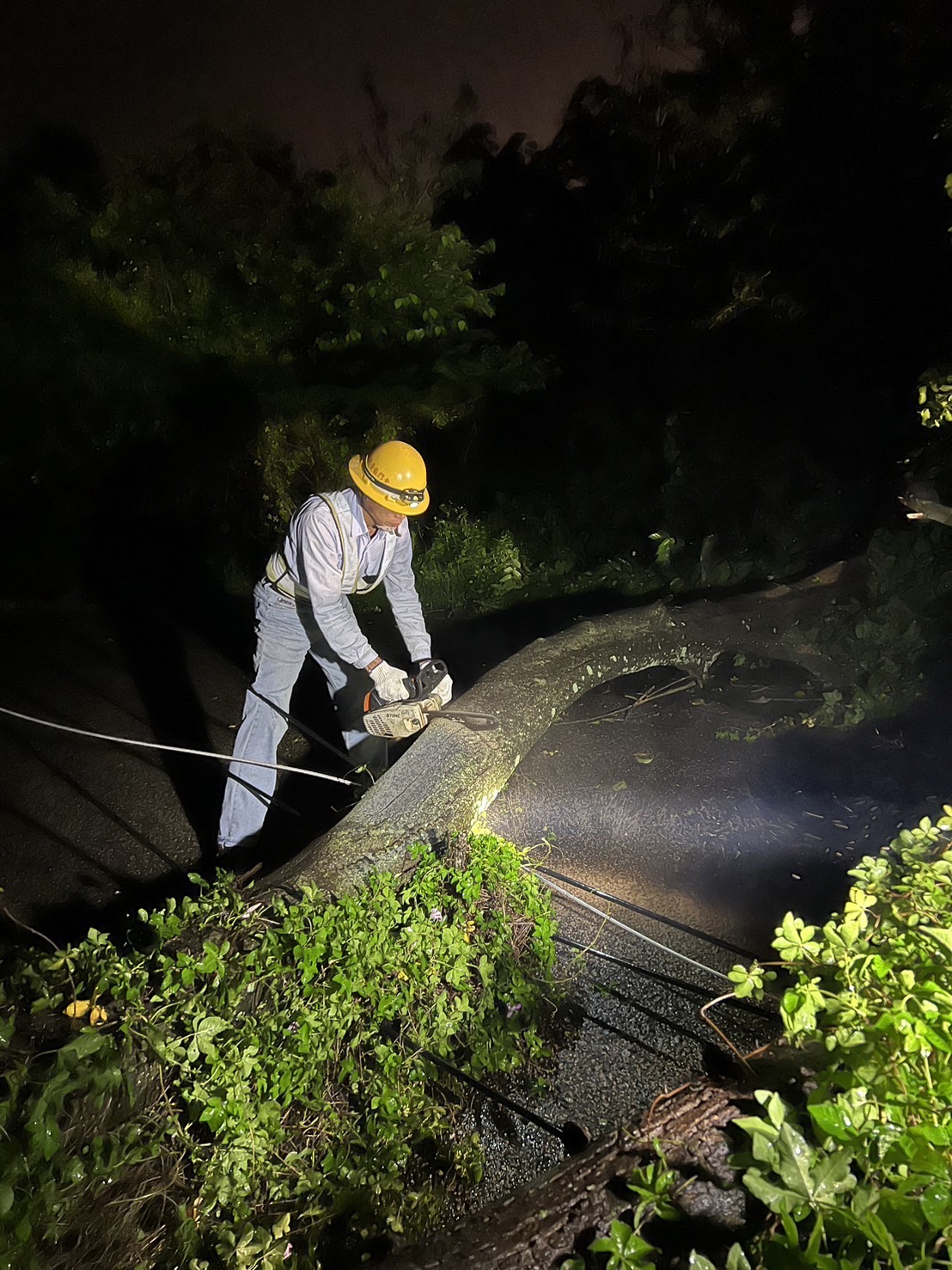 金門大雷雨烈嶼鄉301戶停電 台電漏夜拚復電