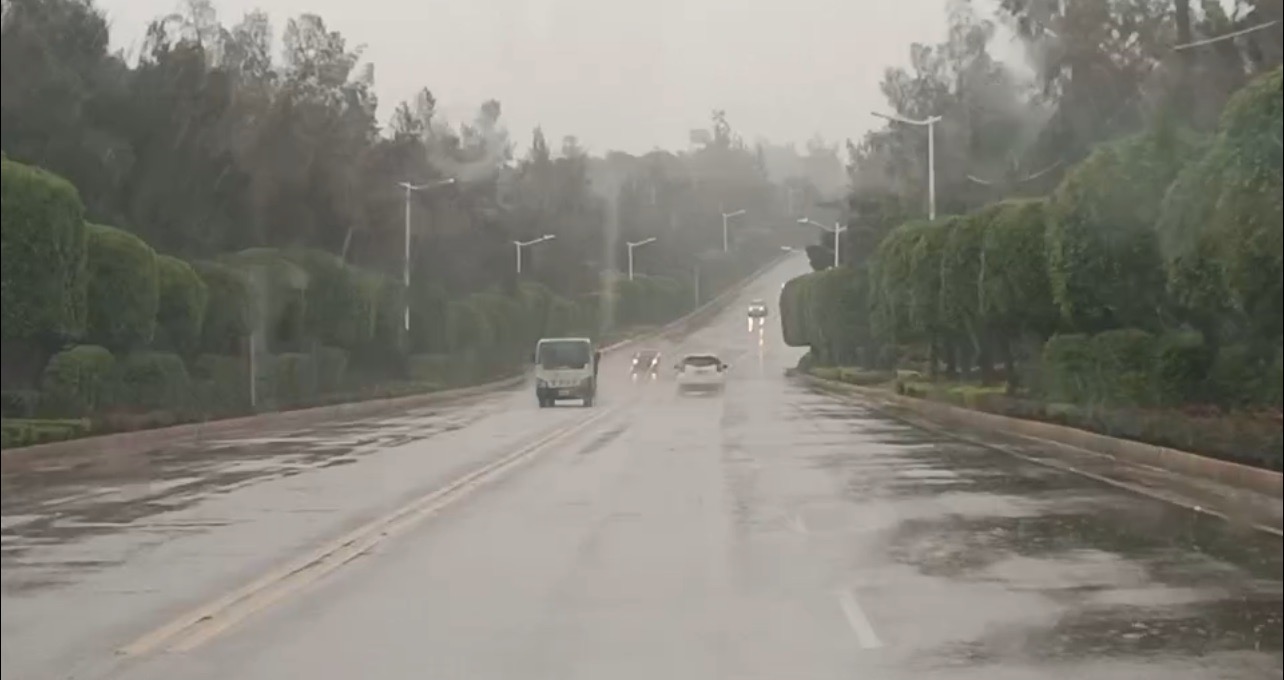 出門記得要攜帶雨具   金門有陣雨