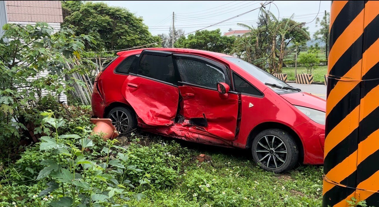 小金門兩車碰撞 兩駕駛送醫