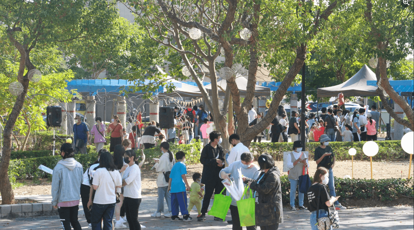 金寧鄉公所12/16-17辦鄉村市集之紙箱樂園活動